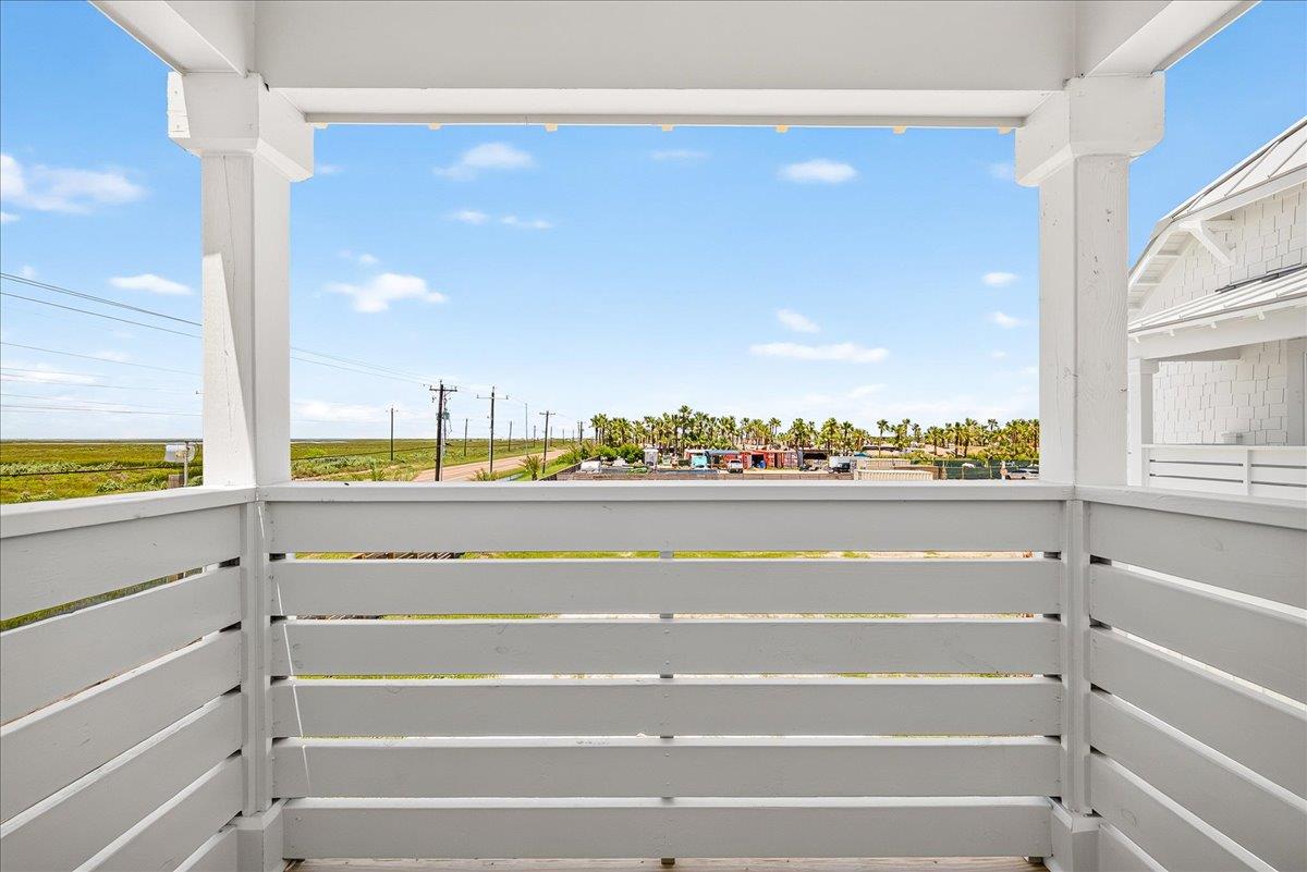 1st King Balcony