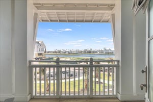 Parkside King Balcony View, 2nd Floor