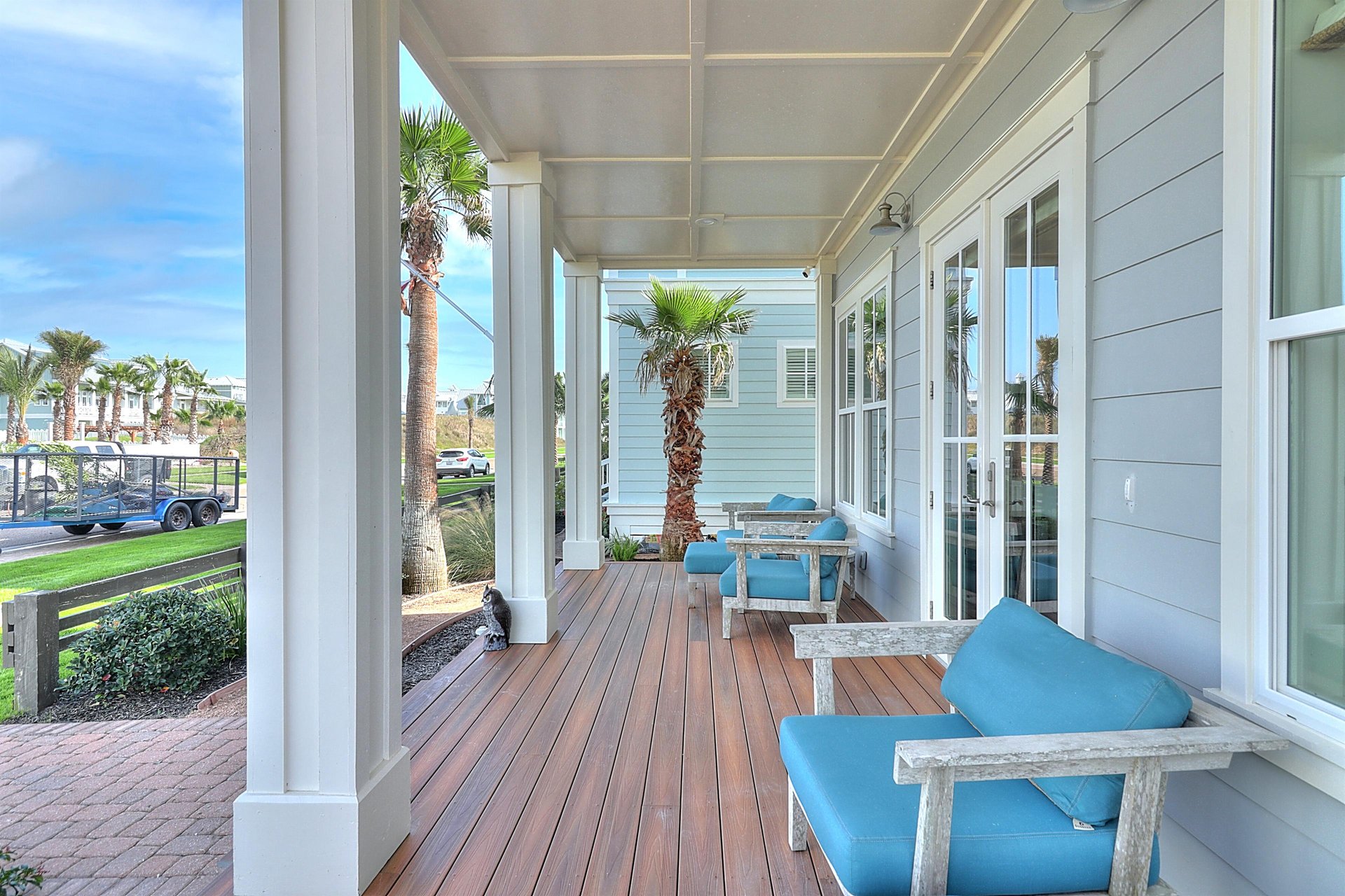 Front Porch, 1st Floor