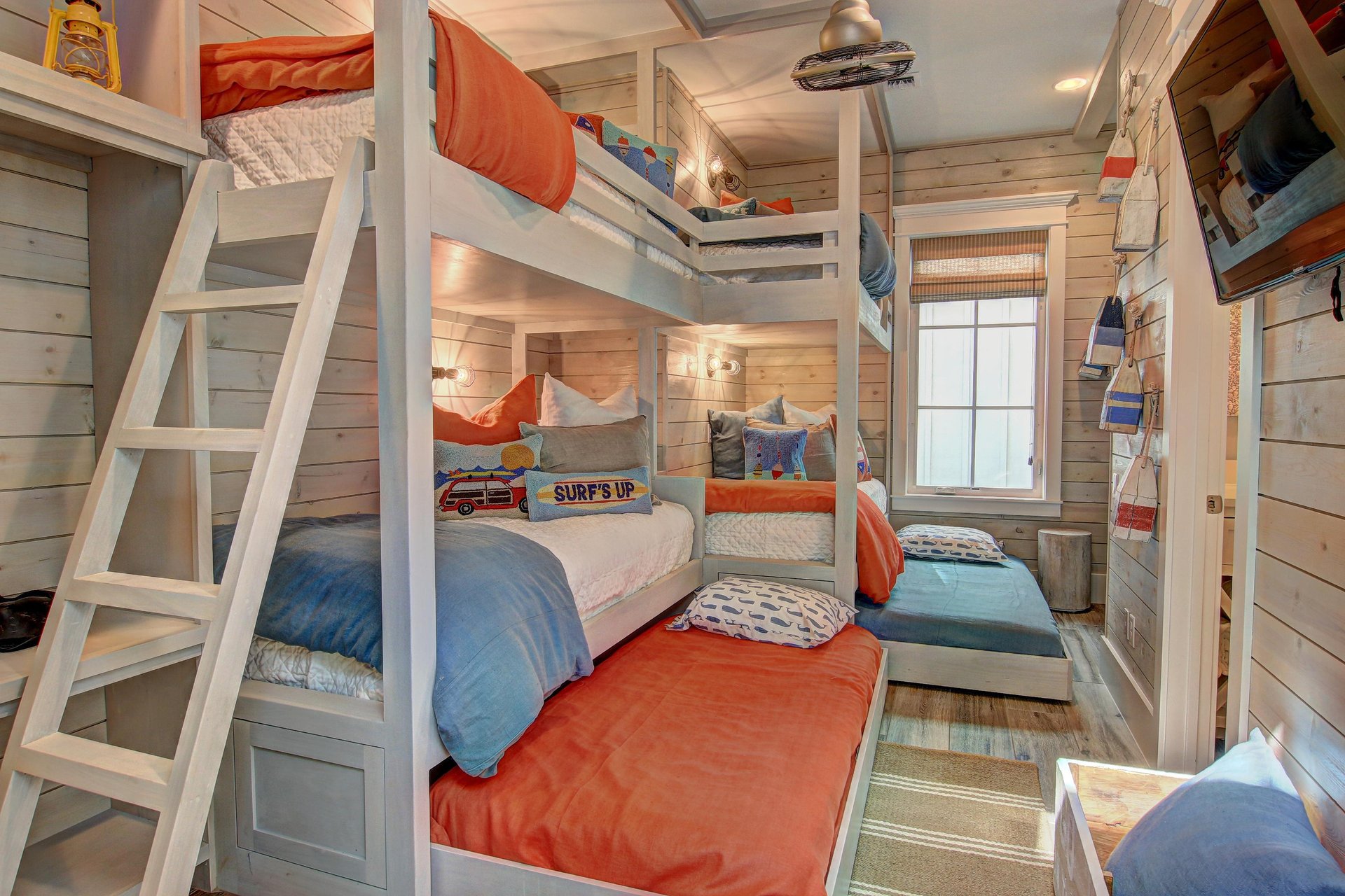 Bunk Room Bath, 1st floor