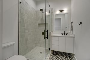 1st Floor, Bunk Bathroom
