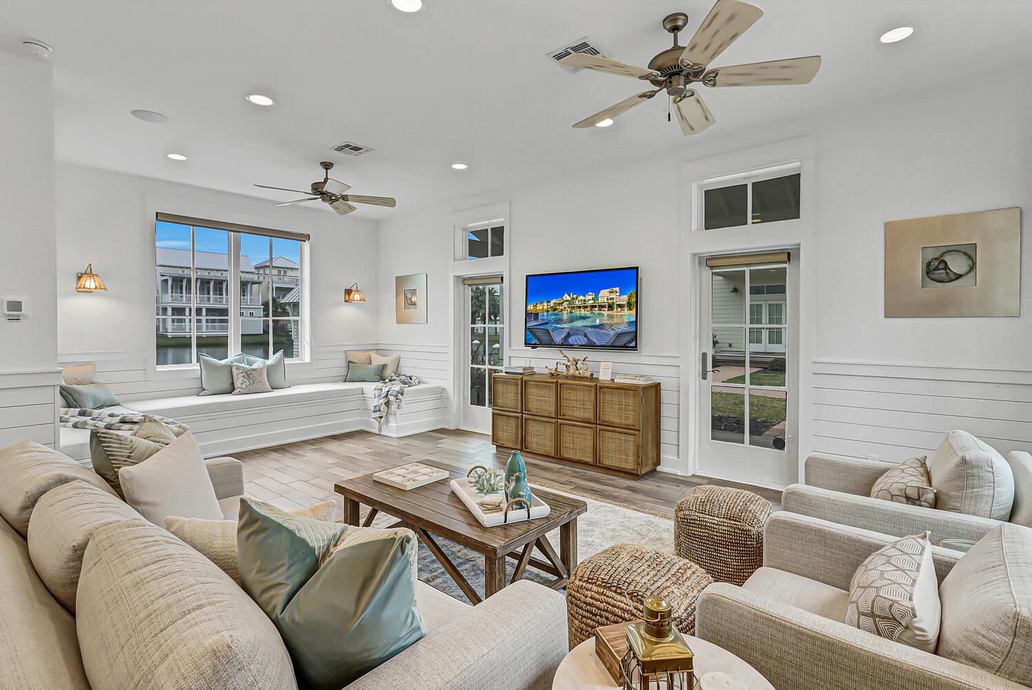 Living Area, 1st Floor