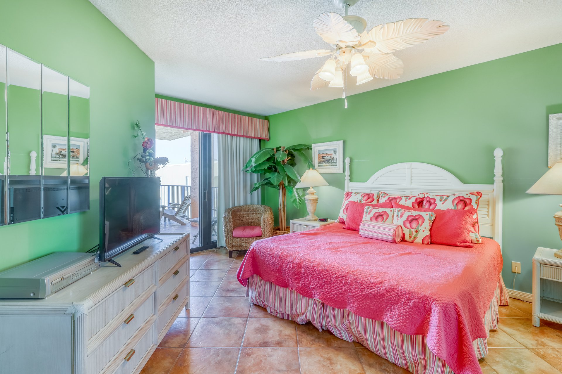 Four Seasons 704W 10