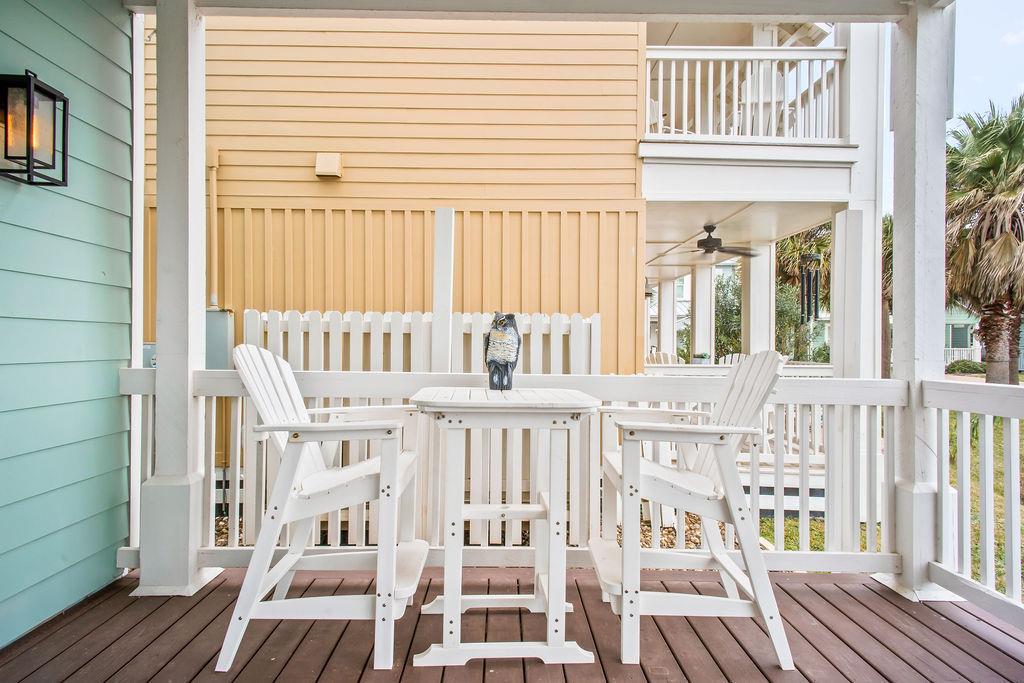 Lakeside Porch, 1st Floor