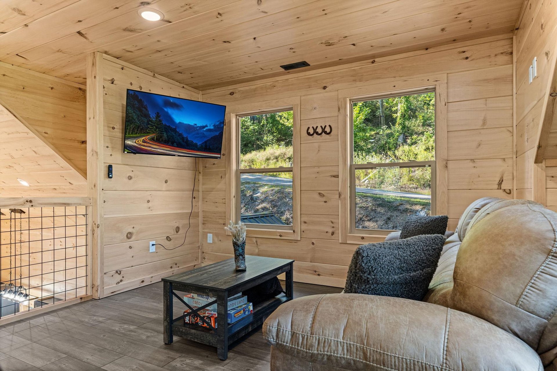 rockytoplodge24