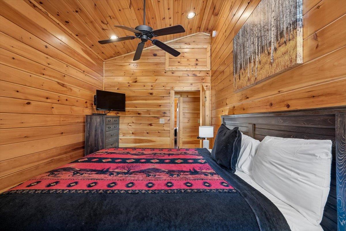 King Bedroom 1