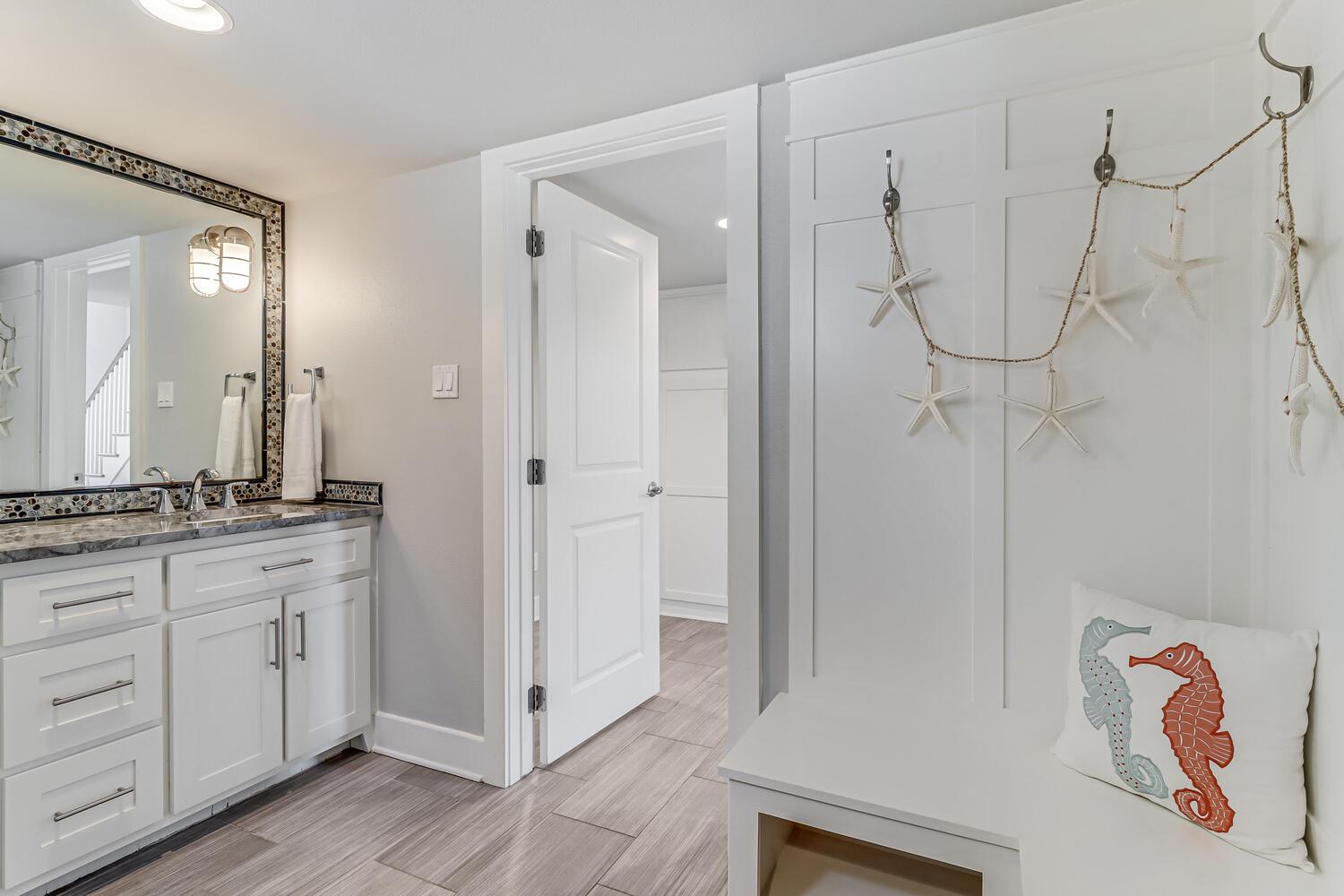 Bunk Lounge Bathroom, 1st Floor