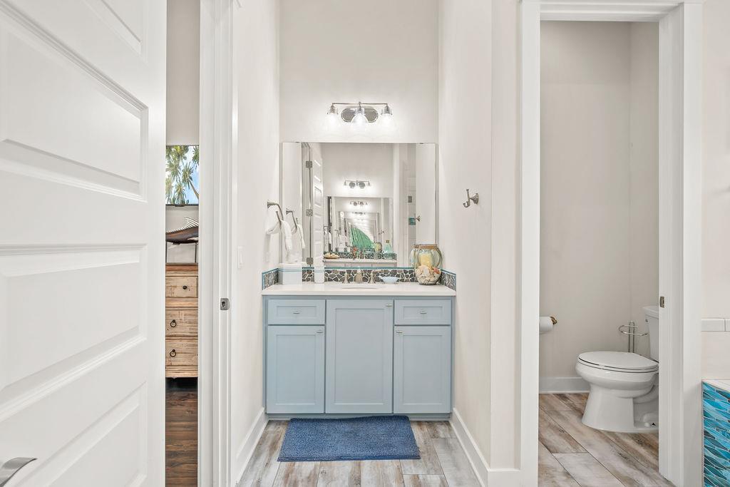 Primary King Bathroom, 2nd Floor