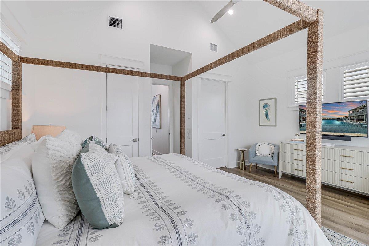 Primary King Bedroom, 2nd Floor