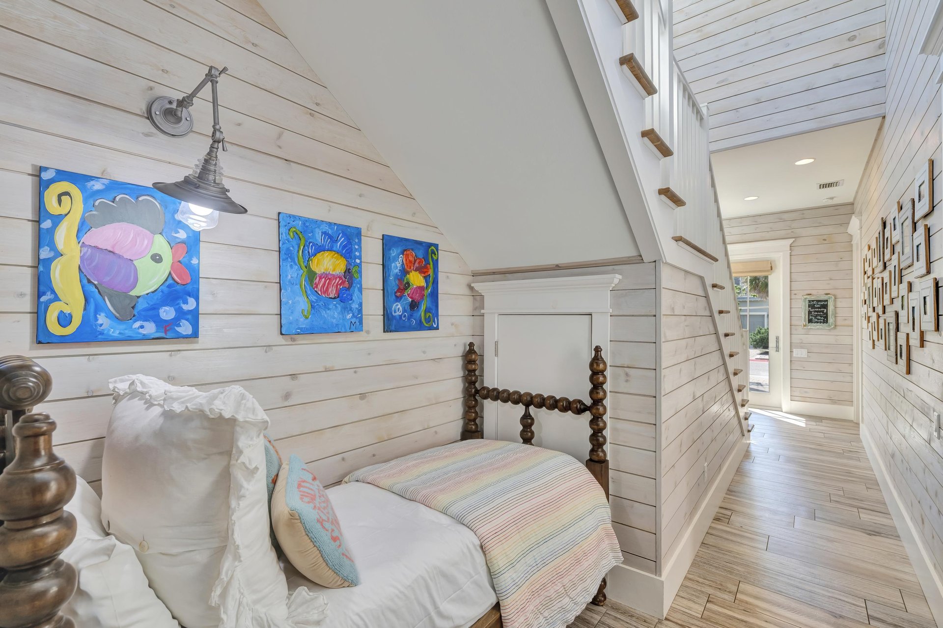 Hallway Twin Nook, 1st Floor