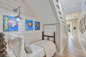 Hallway Twin Nook, 1st Floor