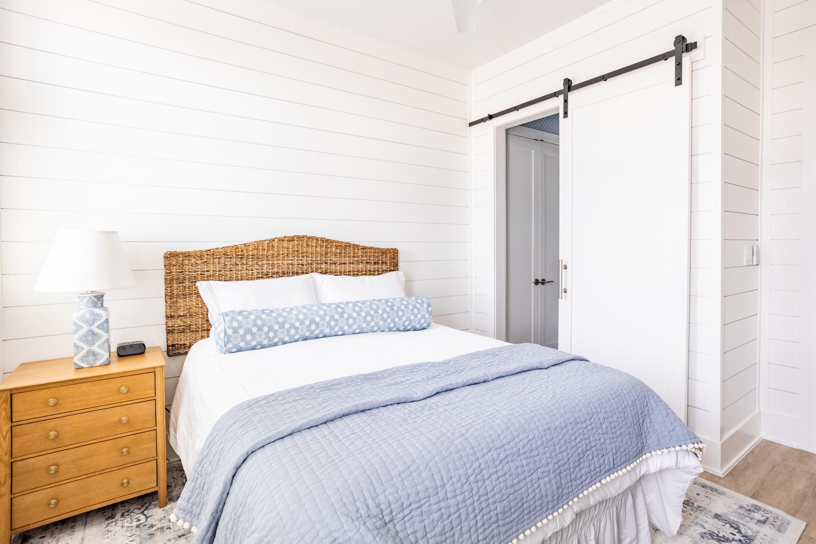 Ensuite Queen Bedroom, 2nd Floor