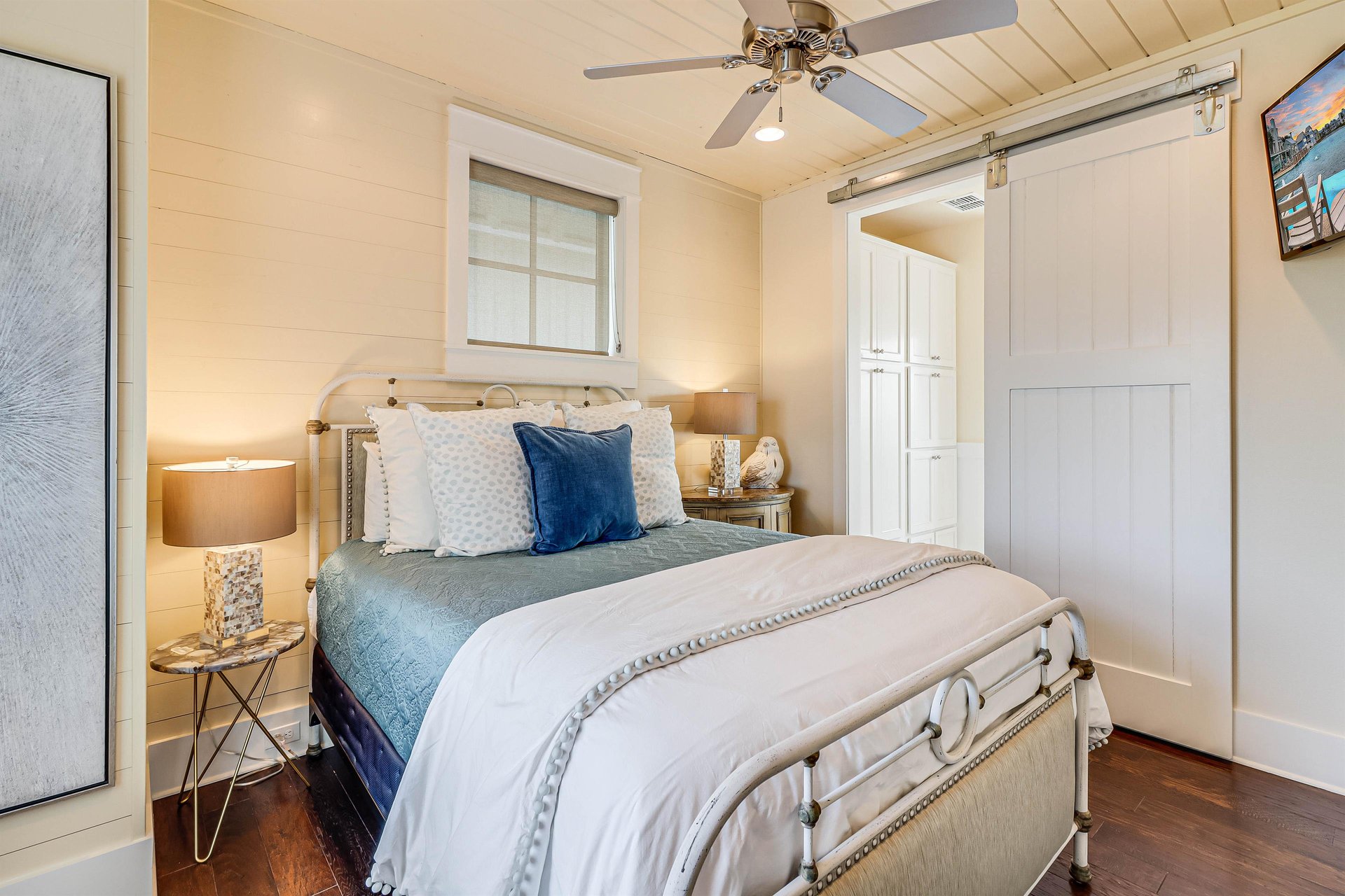 Queen Suite, 2nd Floor