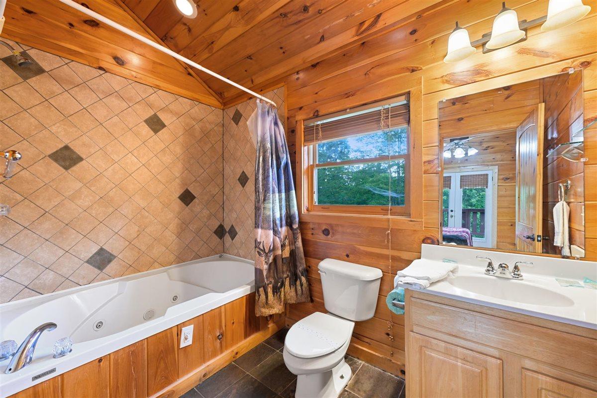 047Primary Bath