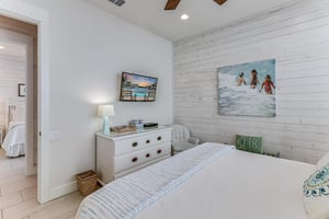 Primary King Bedroom, 1st Floor