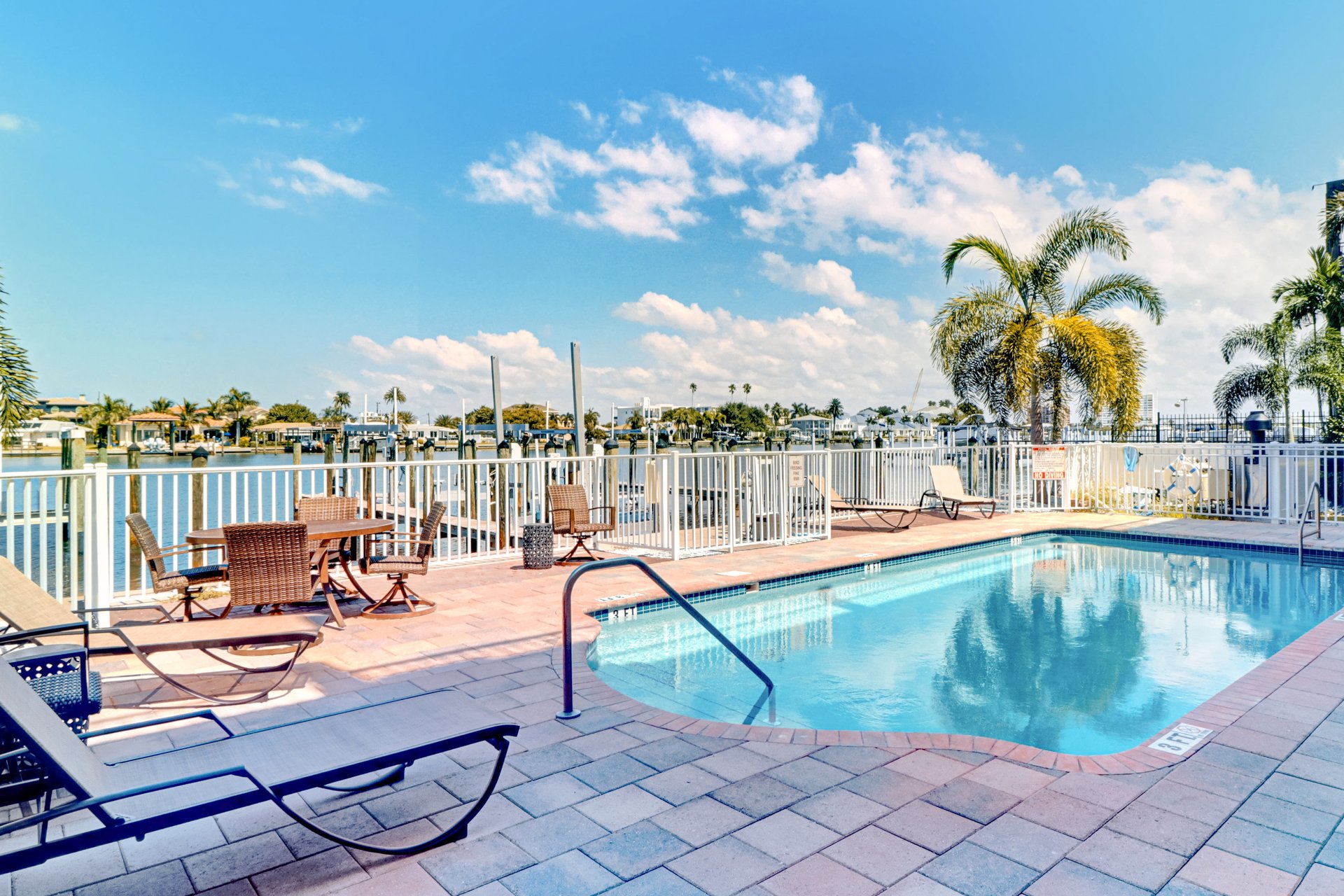 Sunshine amp Beachin 3 35