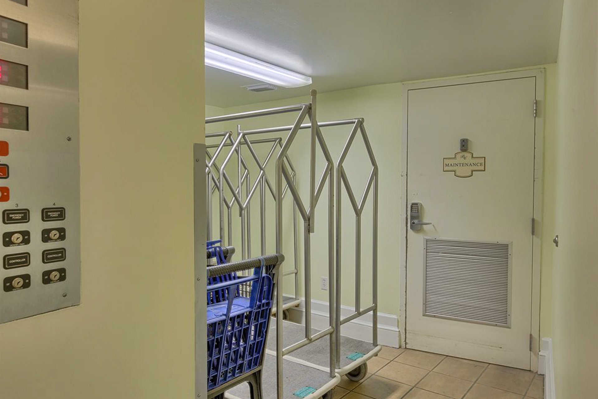 The Beach Club 1208C 28