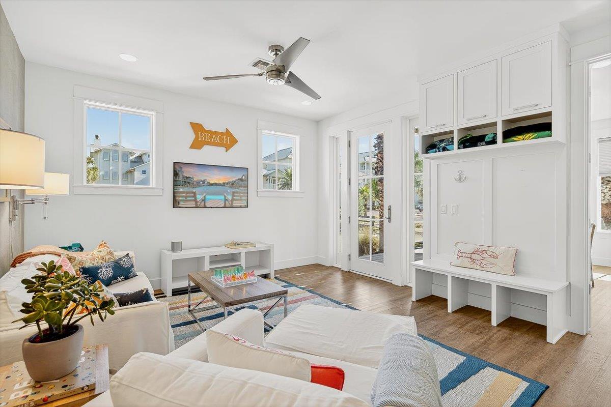 Secondary Living Room, 1st Floor