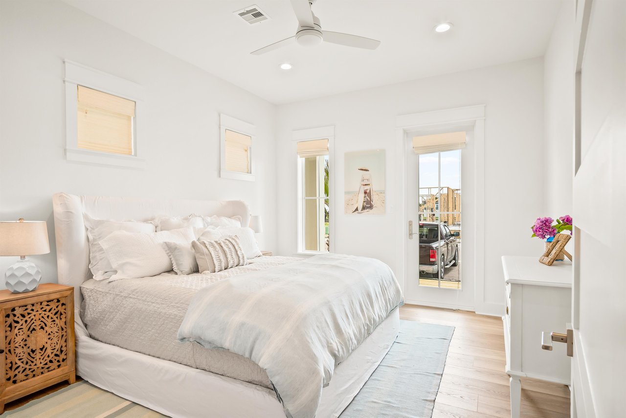 King Bedroom, 1st Floor