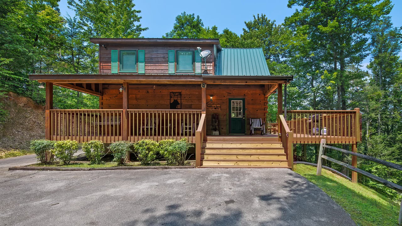 at hooked on bears a 2 bedroom cabin rental located in pigeon forge