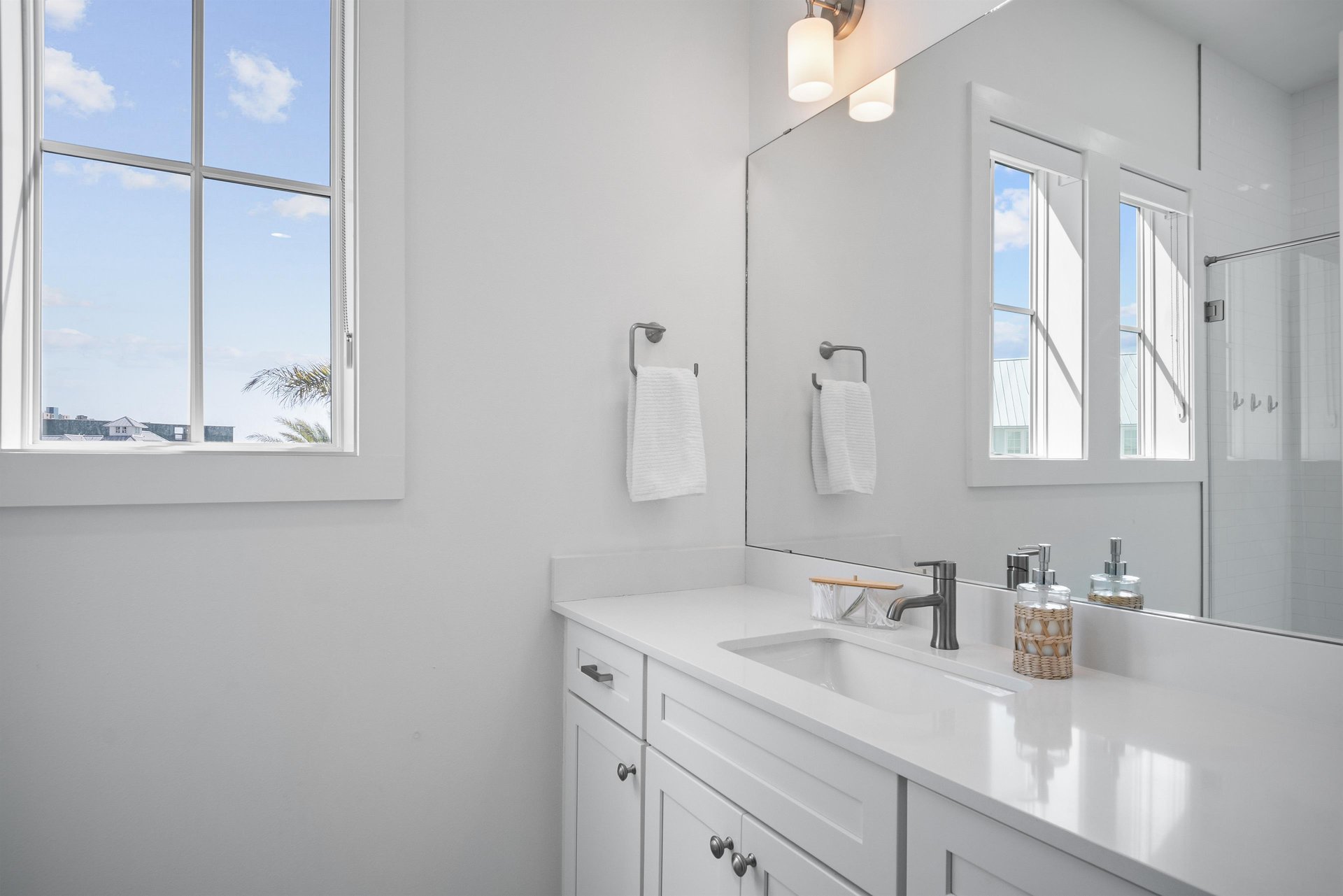 Third Queen Bathroom, 1st Floor