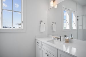 Third Queen Bathroom, 1st Floor