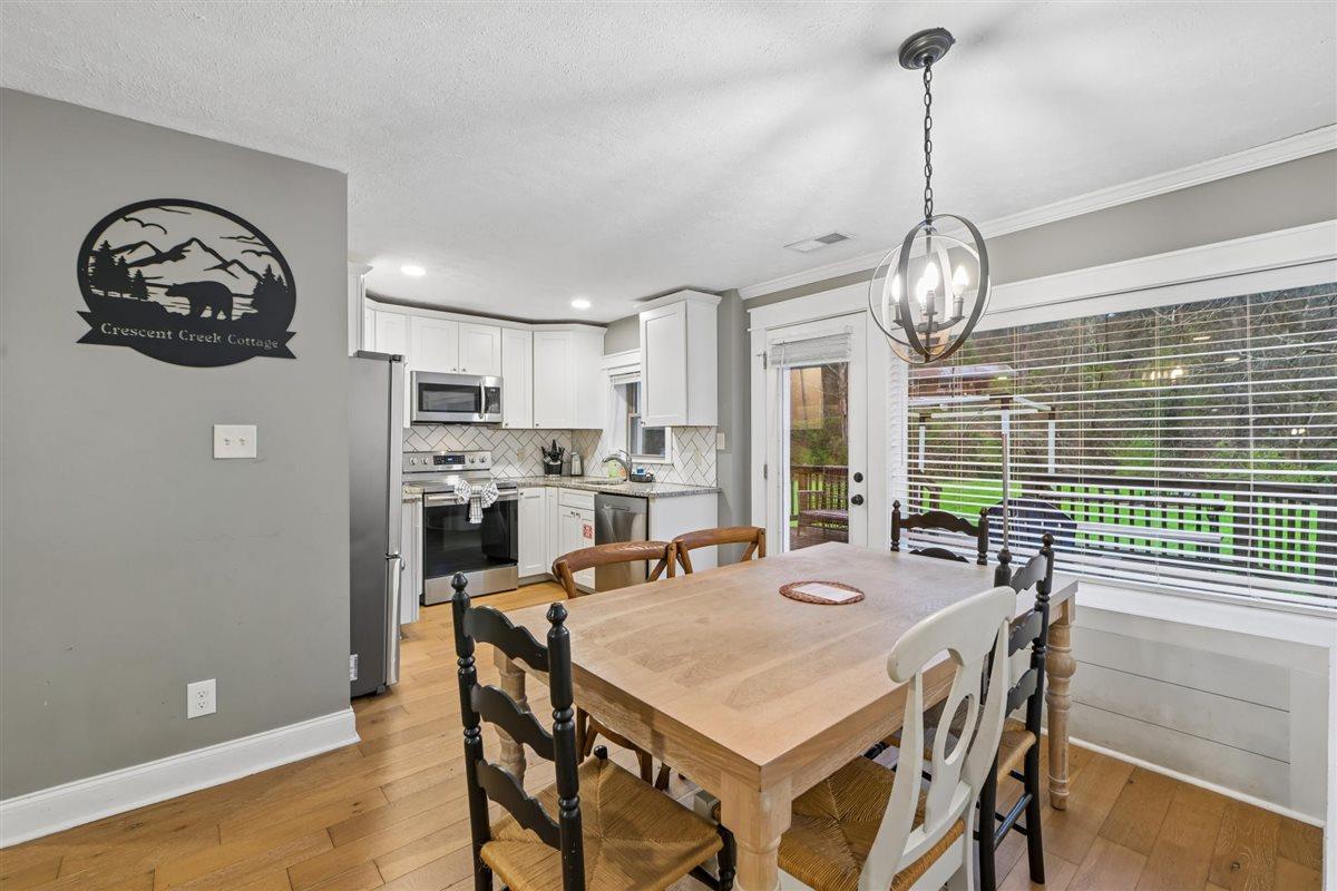 27Dining Room