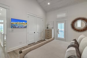 2nd Floor King Primary Suite