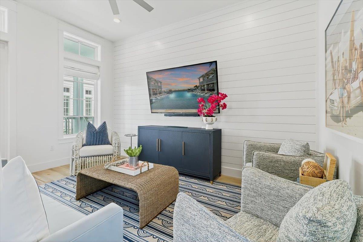 1st Floor, Living Room