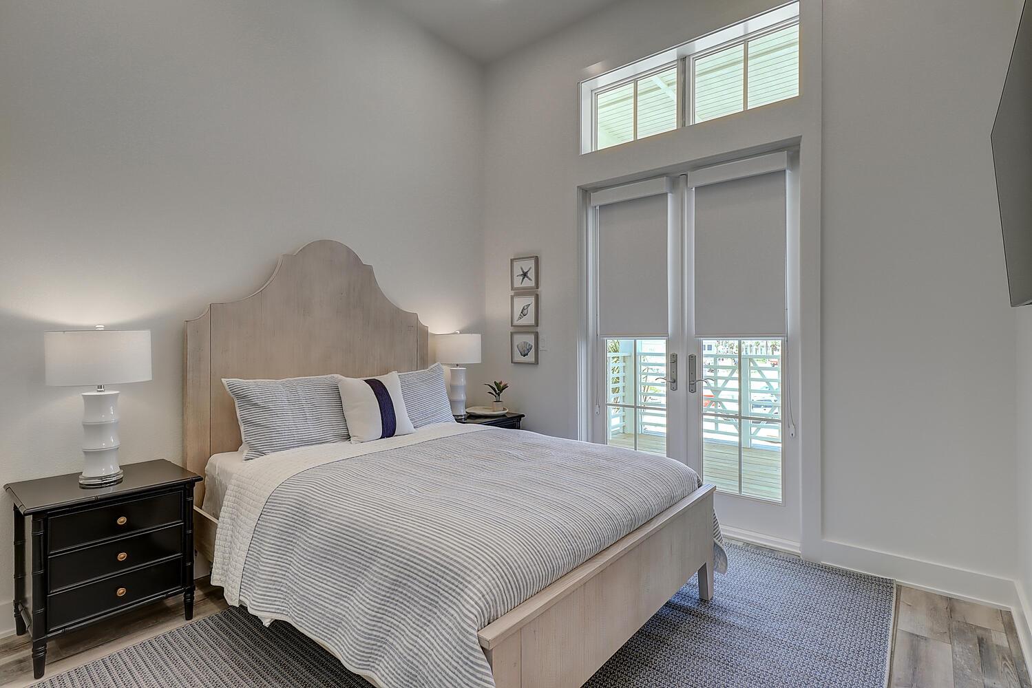 2nd Floor Left Queen Suite