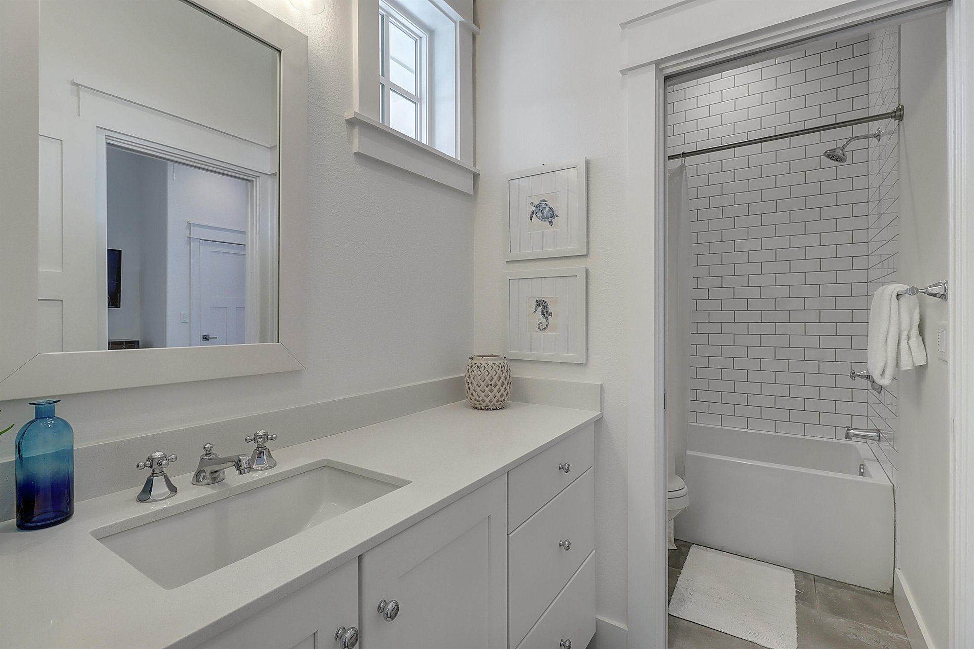 Shared Bath, 2nd Floor