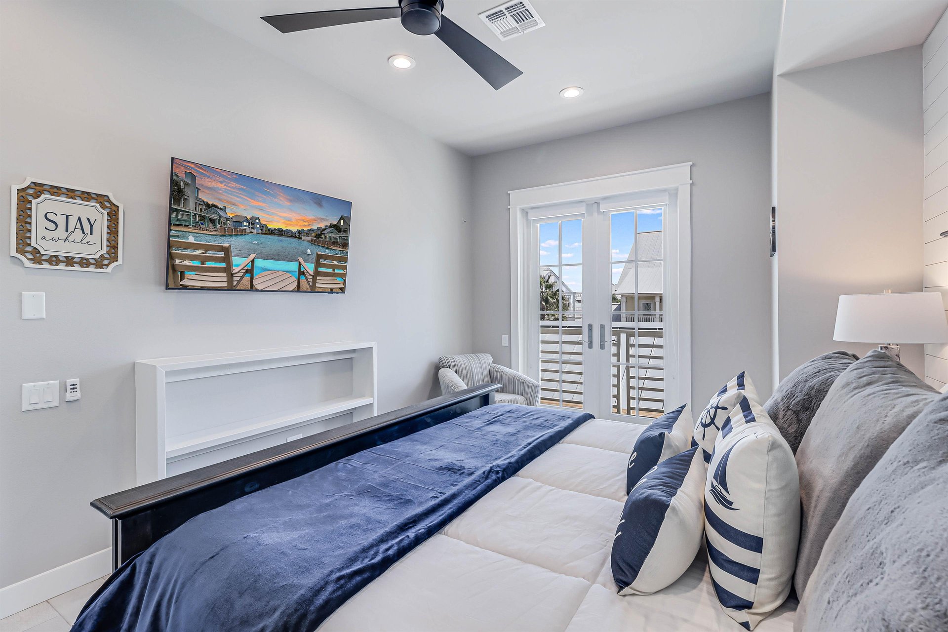 King Bedroom, 2nd Floor