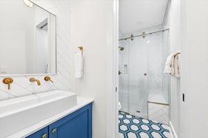 Bunk Bathroom, 1st Floor