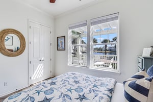 King Bedroom, 1st Floor