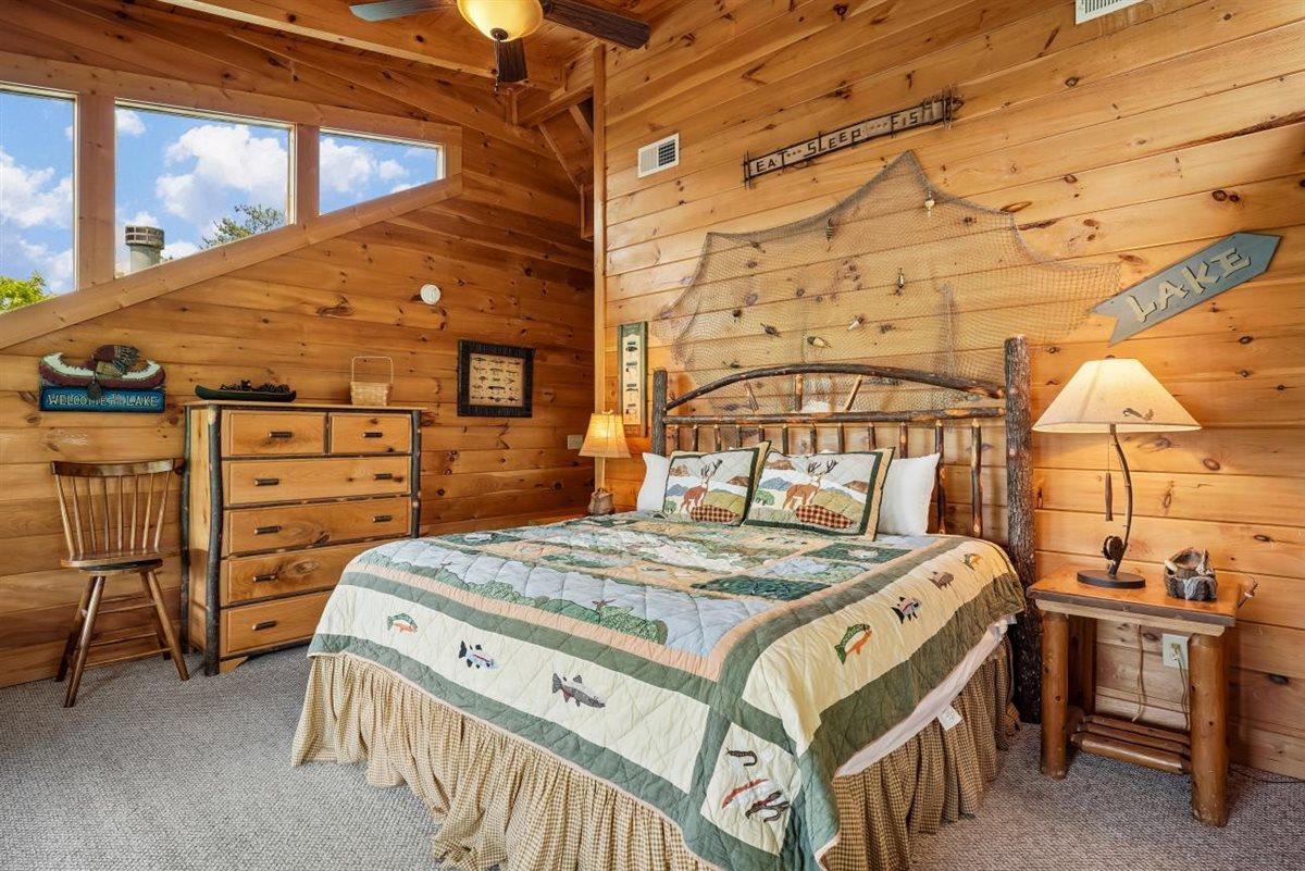 Upper Level 2Bedroom