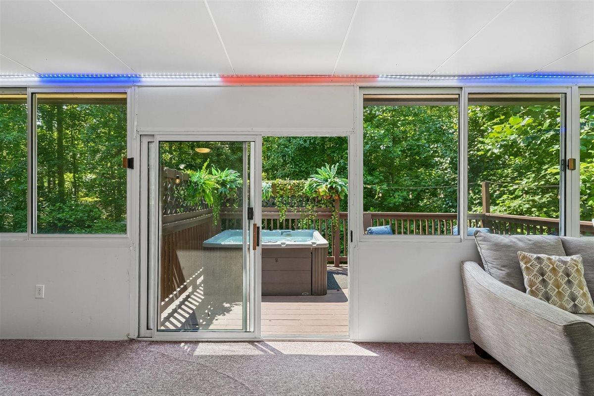 48Screened Porch