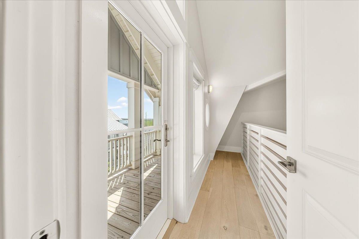 2nd Floor, Double Queen Balcony