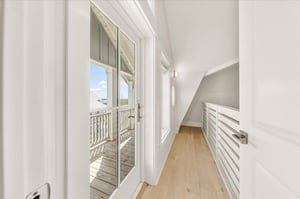 2nd Floor, Double Queen Balcony