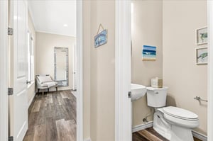 Powder Room, 1st Floor