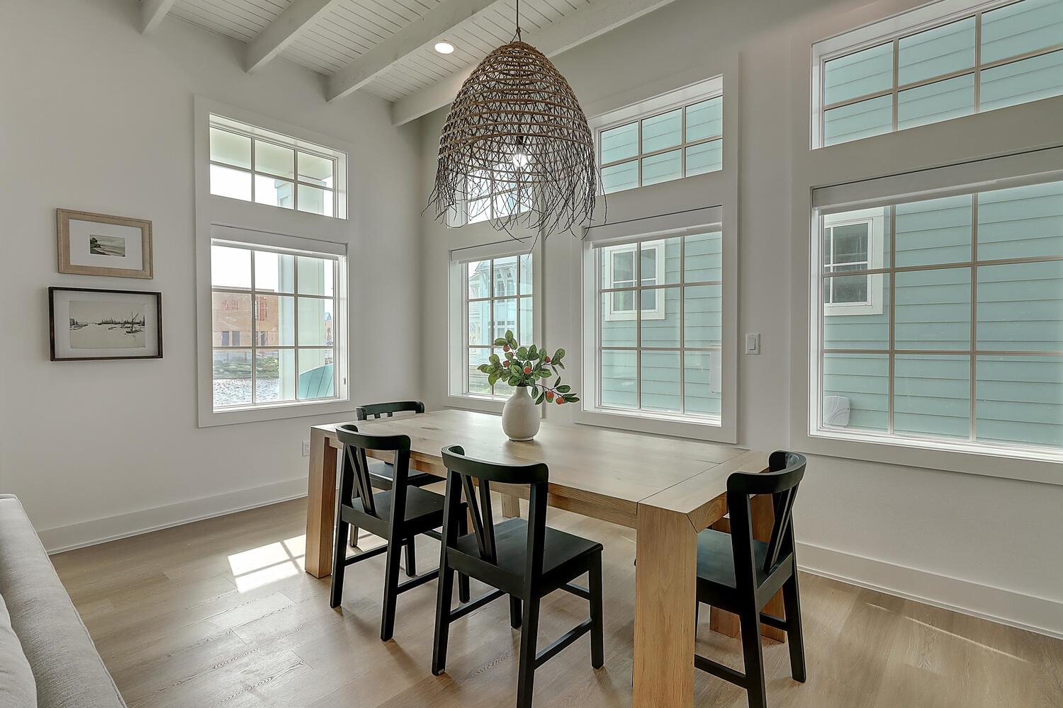 1st Floor, Dining Area