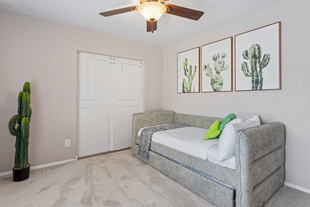 Twin bed with twin trundle.