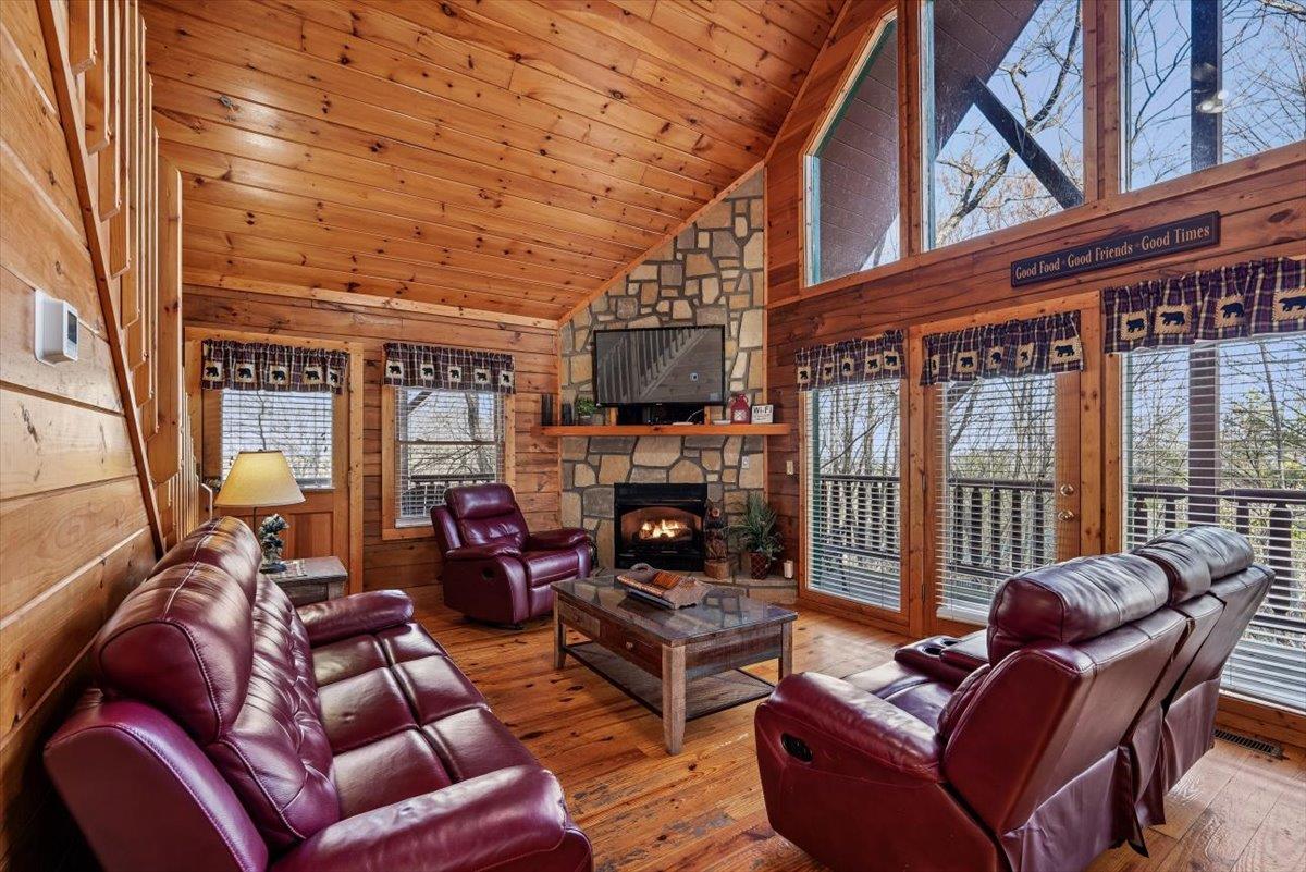 06Living Room