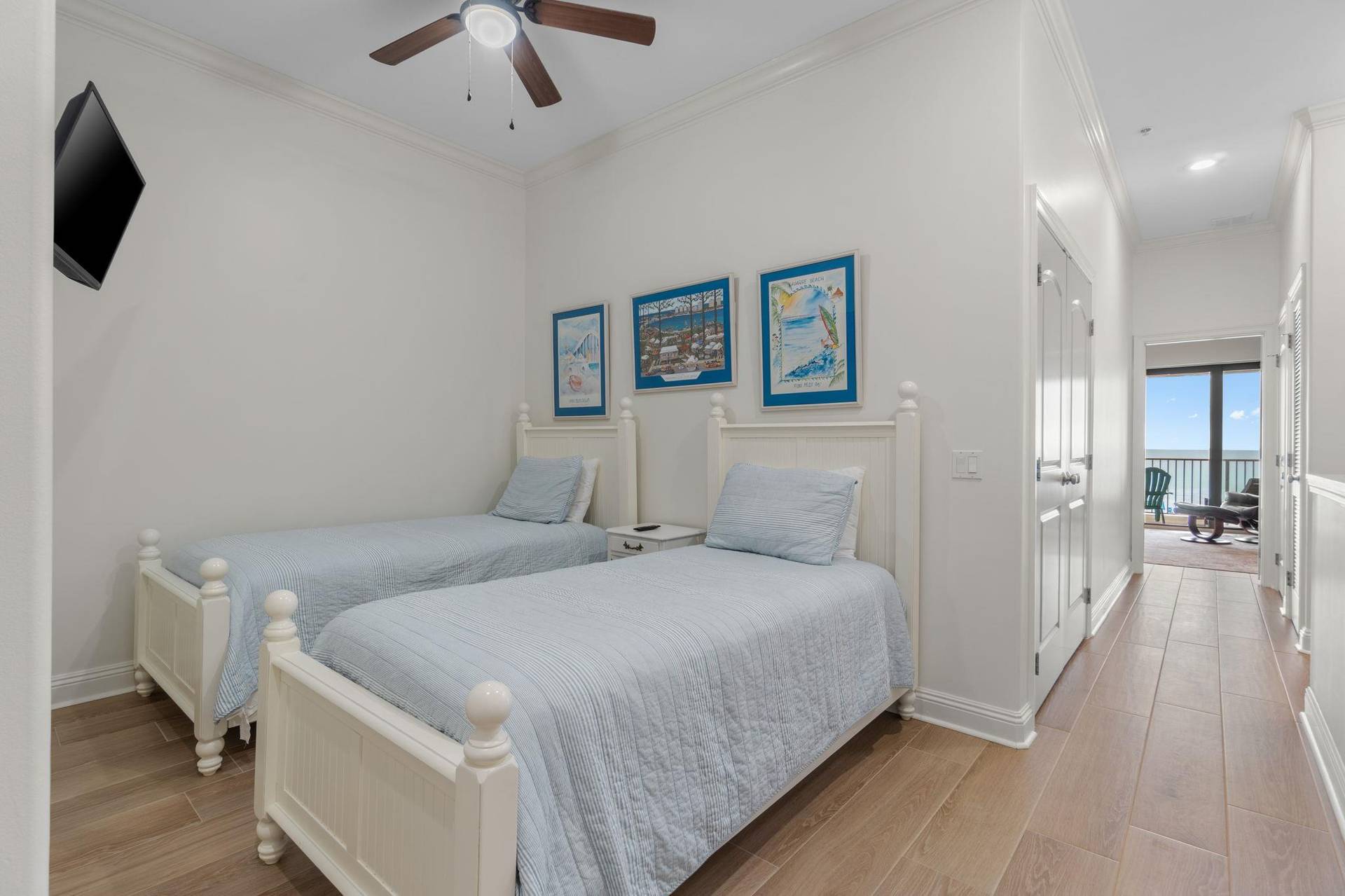 Twin Beds In Upstairs Loft Area