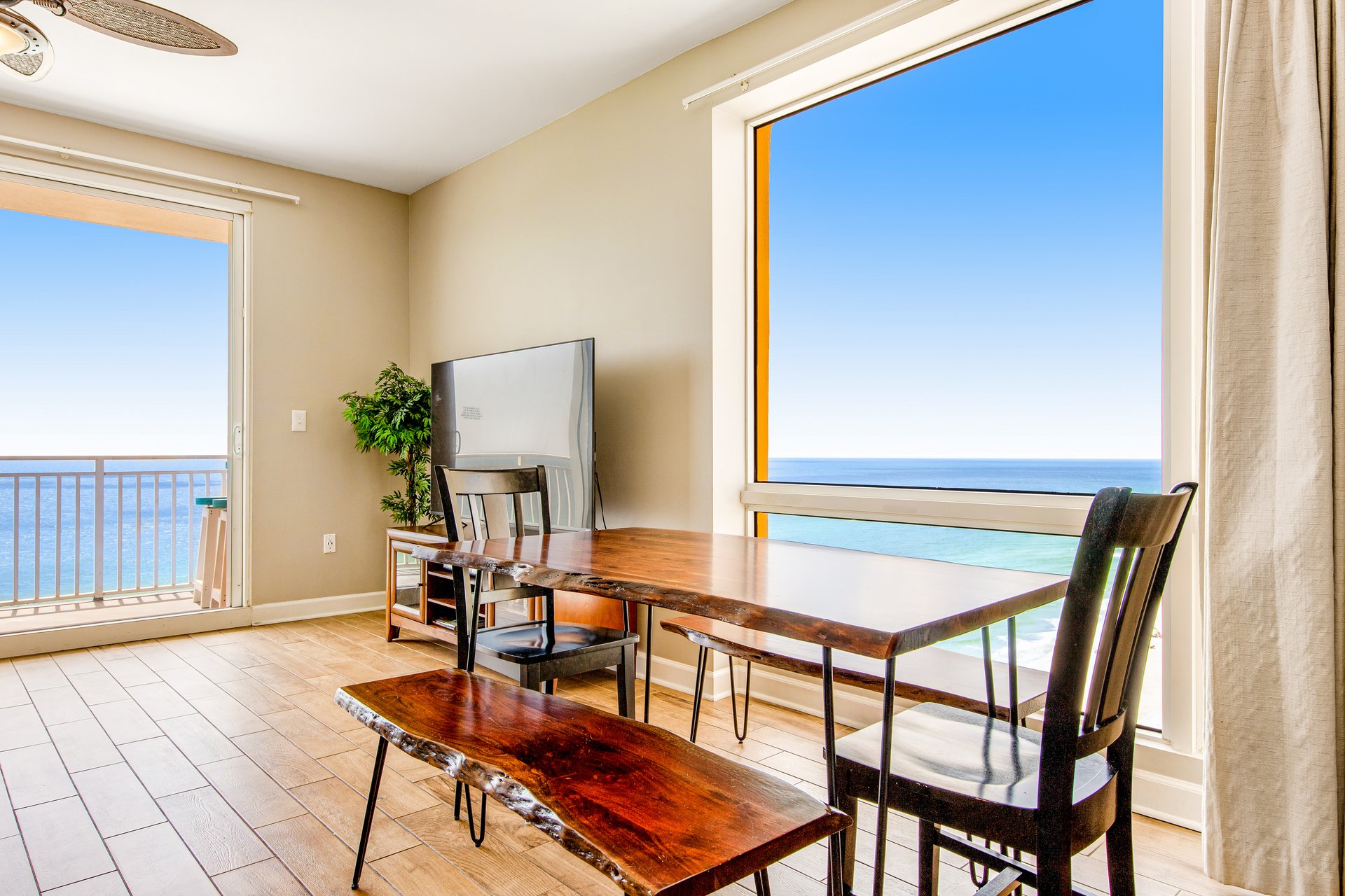 Splash Resort 1101W 9