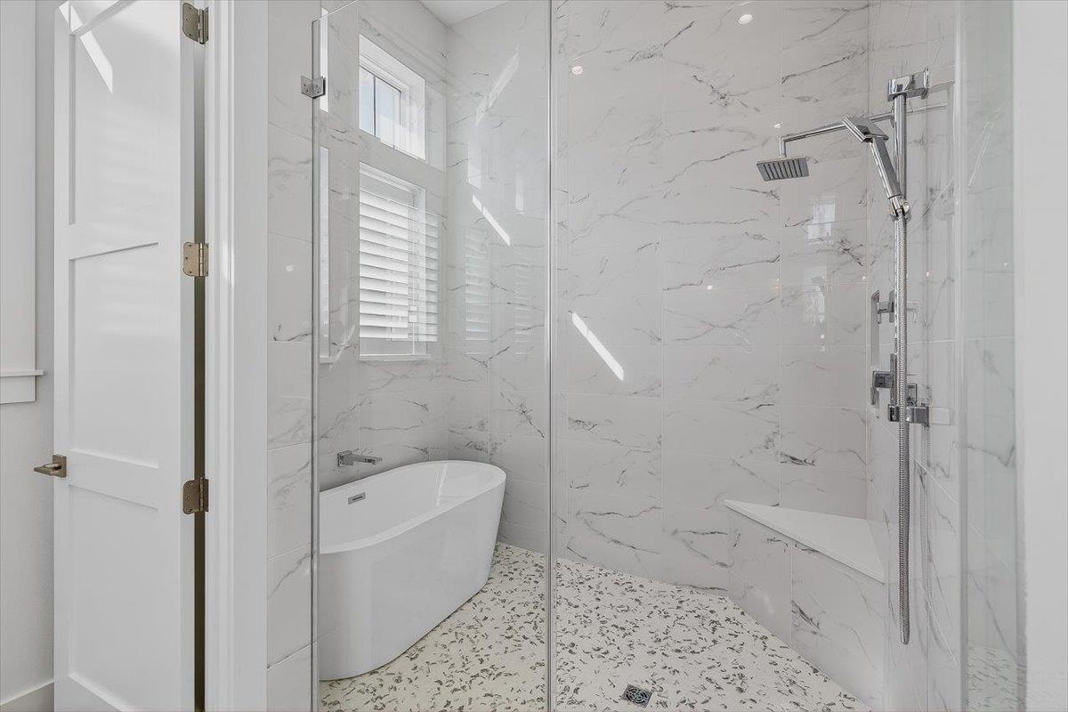 Primary King Bathroom, 2nd Floor