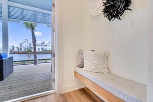 Living Area Reading Bench, 1st Floor