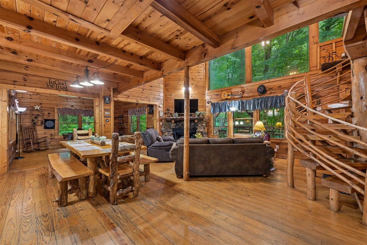 08Dining Area