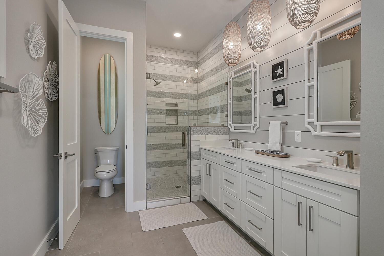 2nd Floor King Master Suite