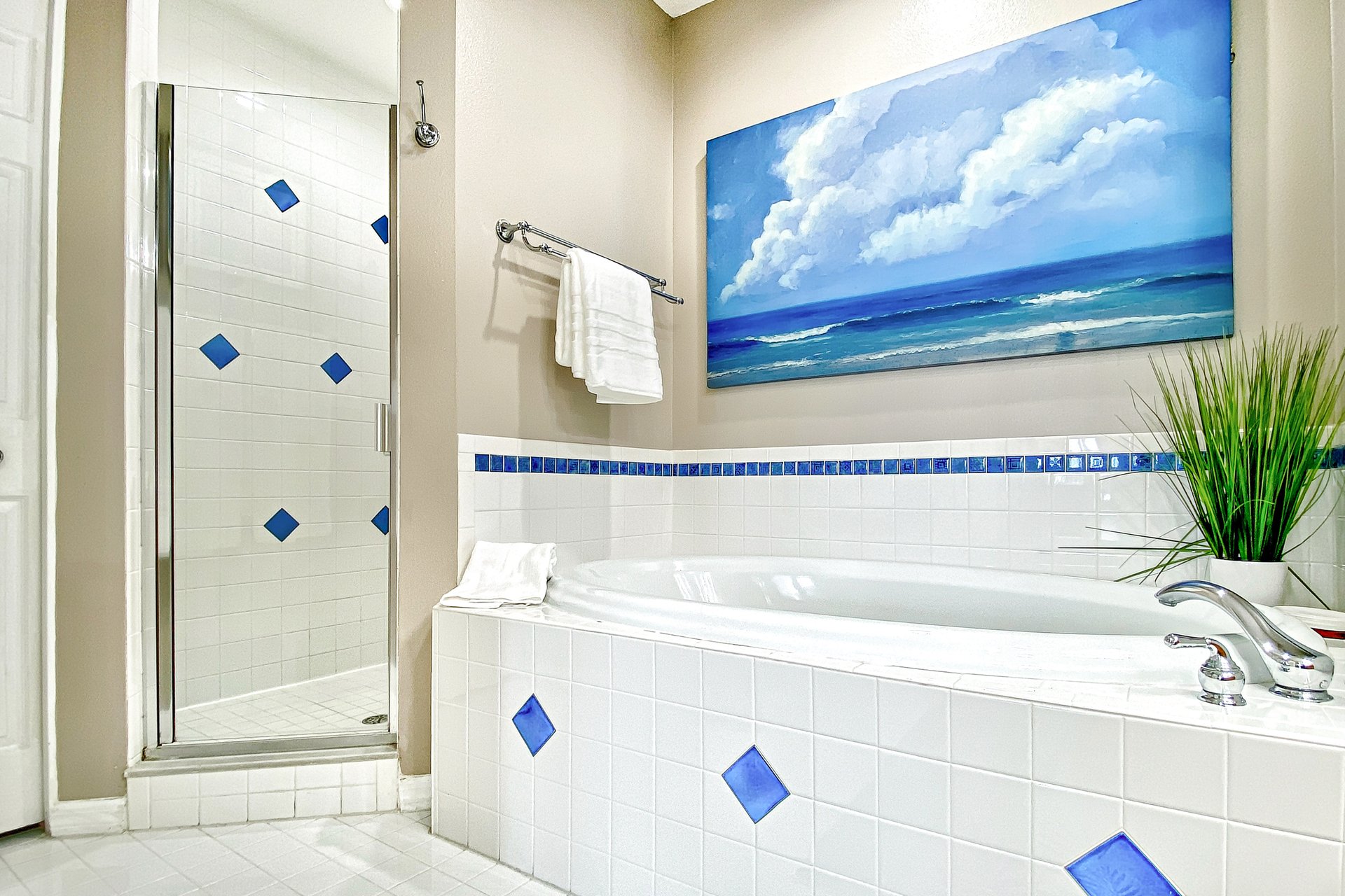 Harborview Grande 404 17