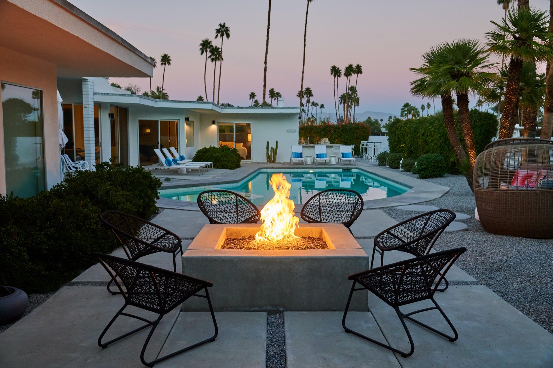 Cozy fire pit lounge